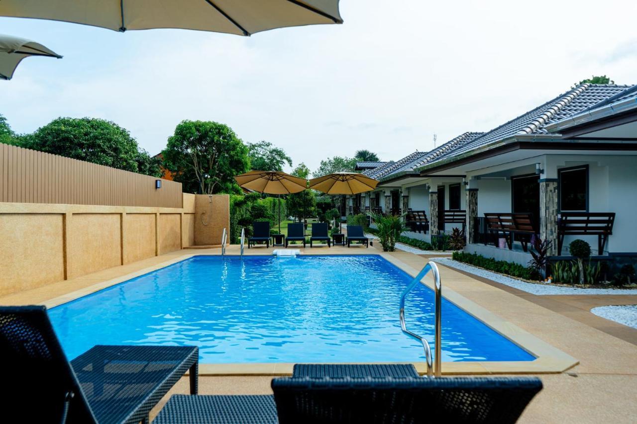Thai Smile Resort Rayong Exterior photo